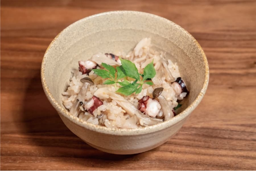 タコの炊き込みご飯の写真